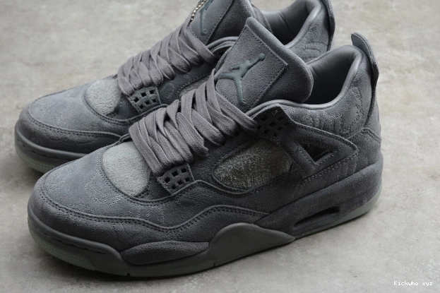 4 Cool Air 930155-003 Grey KAWS Jordan x 0522